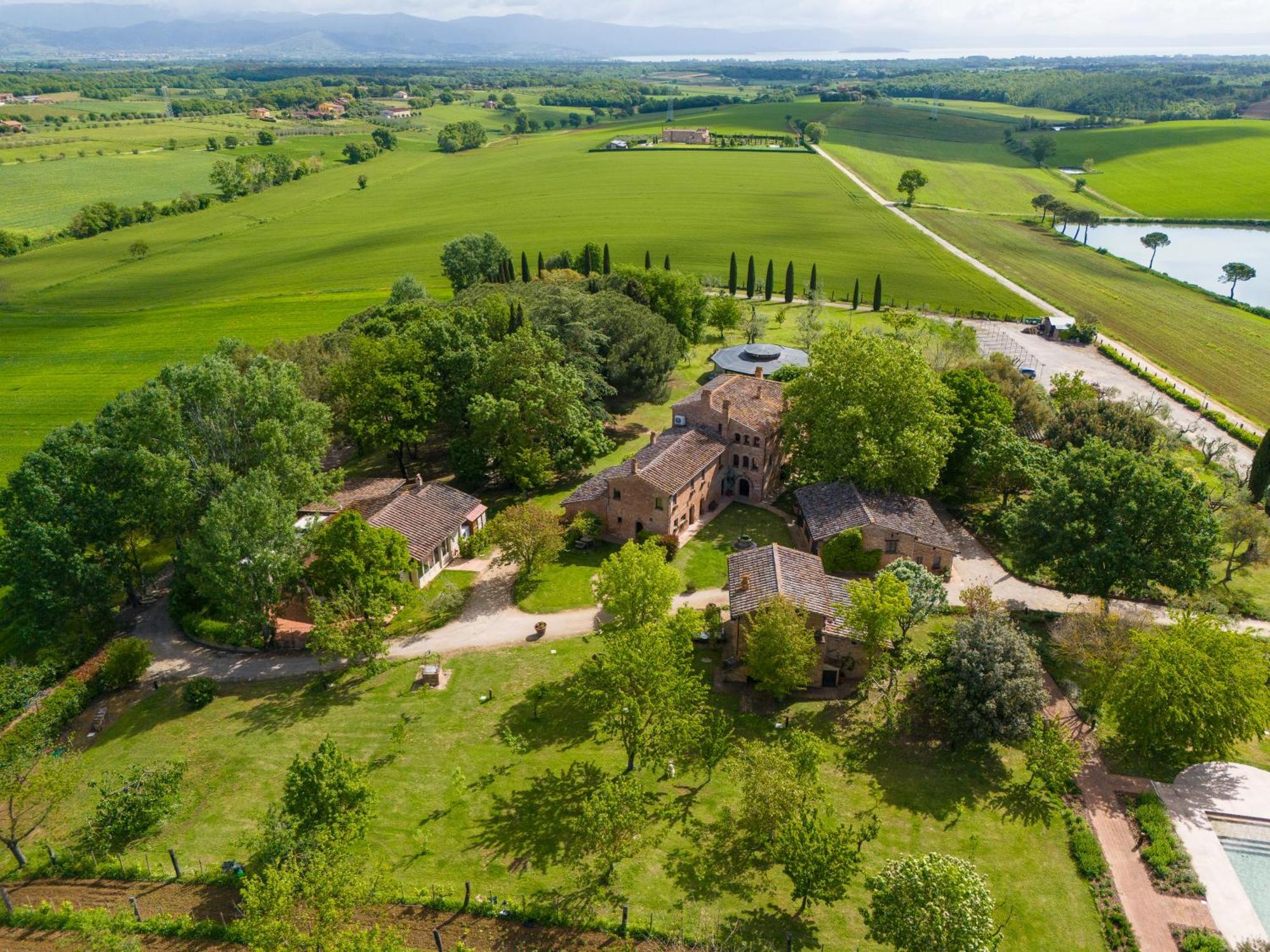 Equo Suites Petrignano Del Lago المظهر الخارجي الصورة